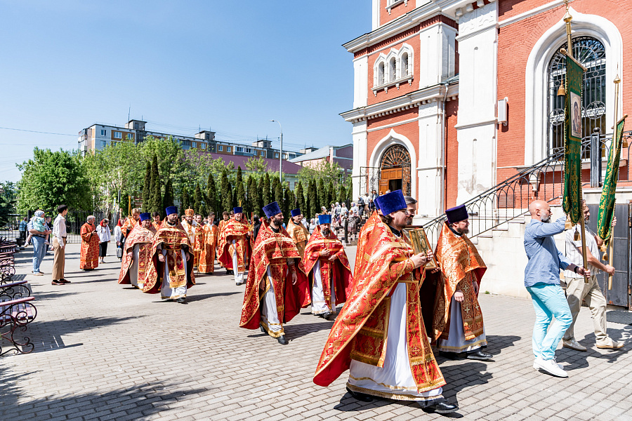 Божественная литургия во Всехсвятском храме города Серпухова